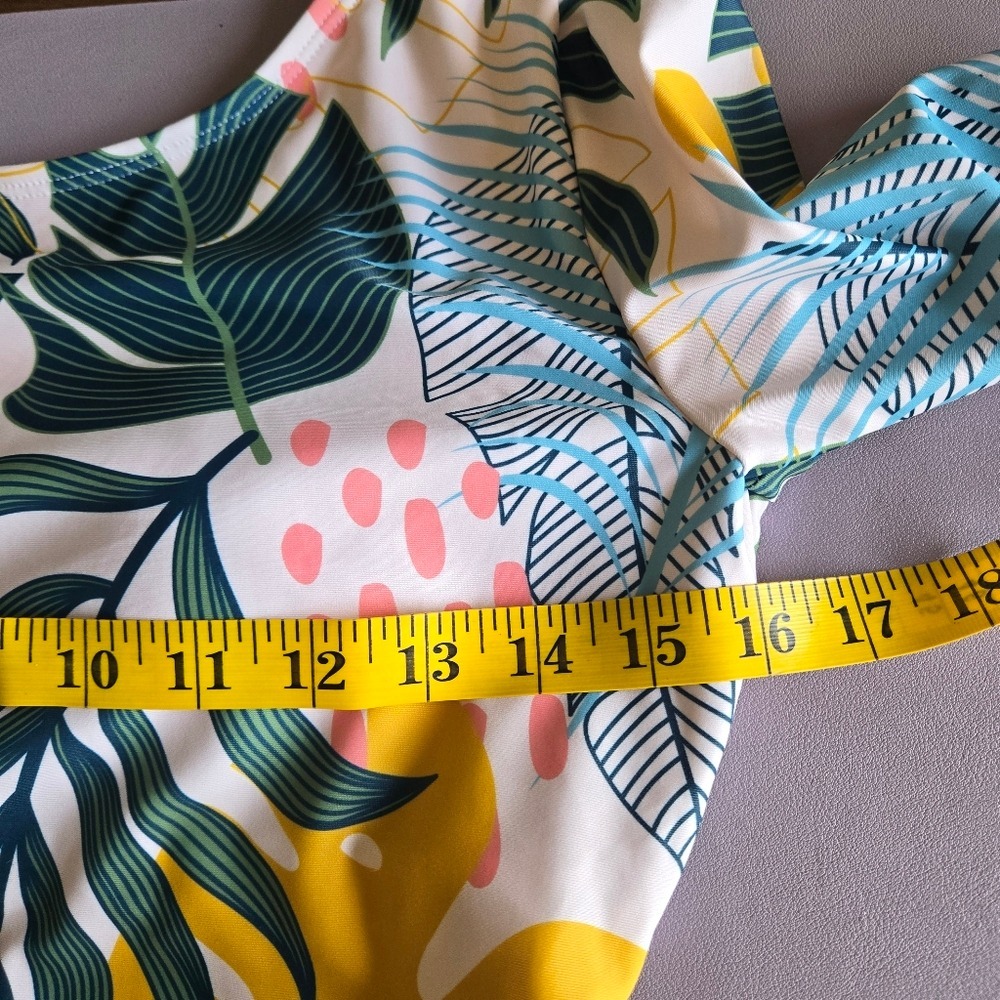 Long Sleeves Cross-Back Tropical Print Swimsuit Size M Summer Vacation UPF 50+ - Picture 7 of 10